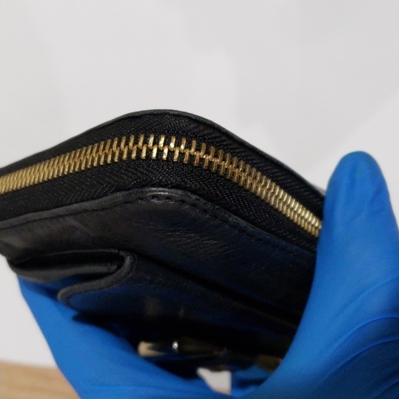 Chloé Black Leather Zip Wallet – Authentic Luxury with Silver Bow Accent 7.5x4" - Picture 10 of 17